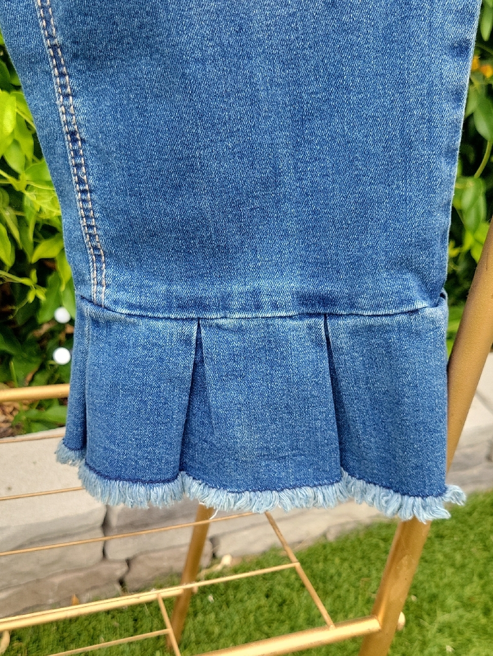 Boho Ruffle-peplum Distressed Hem Blue Jeans - Picture 3 of 13